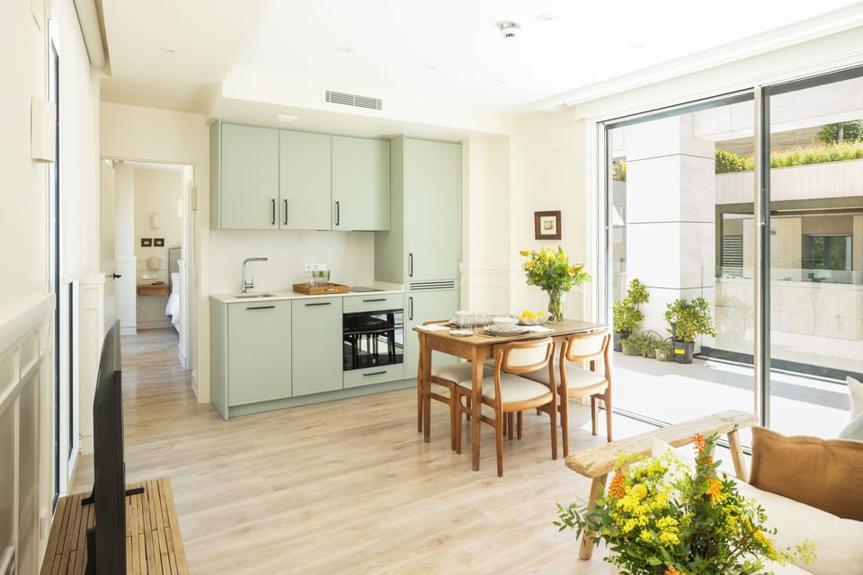 Premium Apartment, Balcony | Private kitchen | Fridge, microwave, stovetop, dishwasher