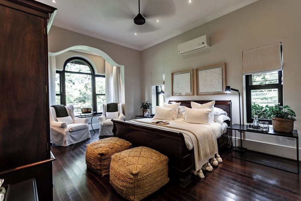 Premium bedding, in-room safe, desk, laptop workspace