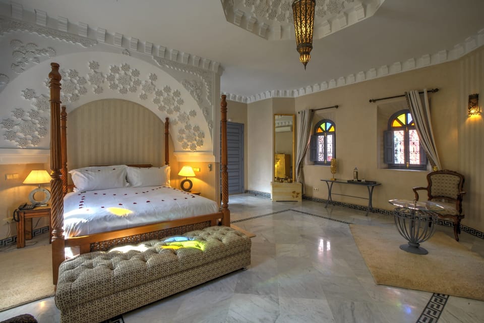 Suite | Minibar, in-room safe, individually decorated, individually furnished