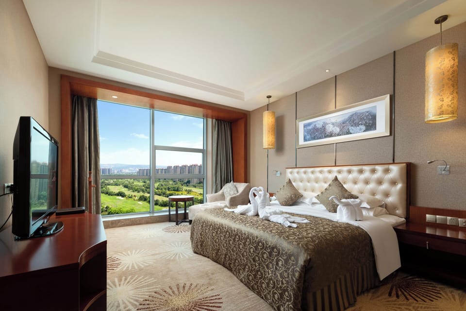 Deluxe Single Room, City View | WiFi (free)
