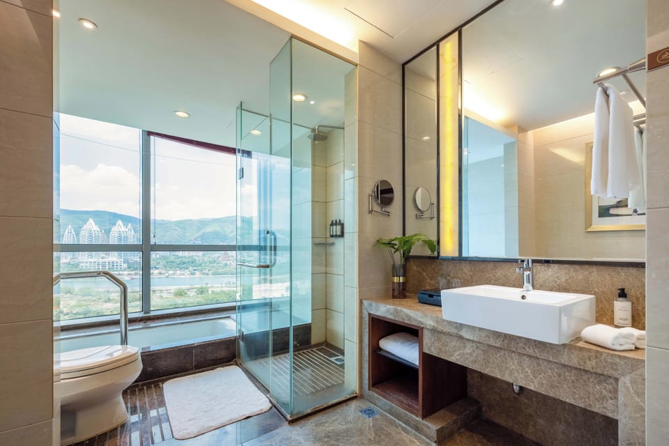 Deluxe Single Room, City View | Bathroom