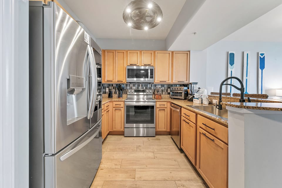 This kitchen has everything you'll need and more