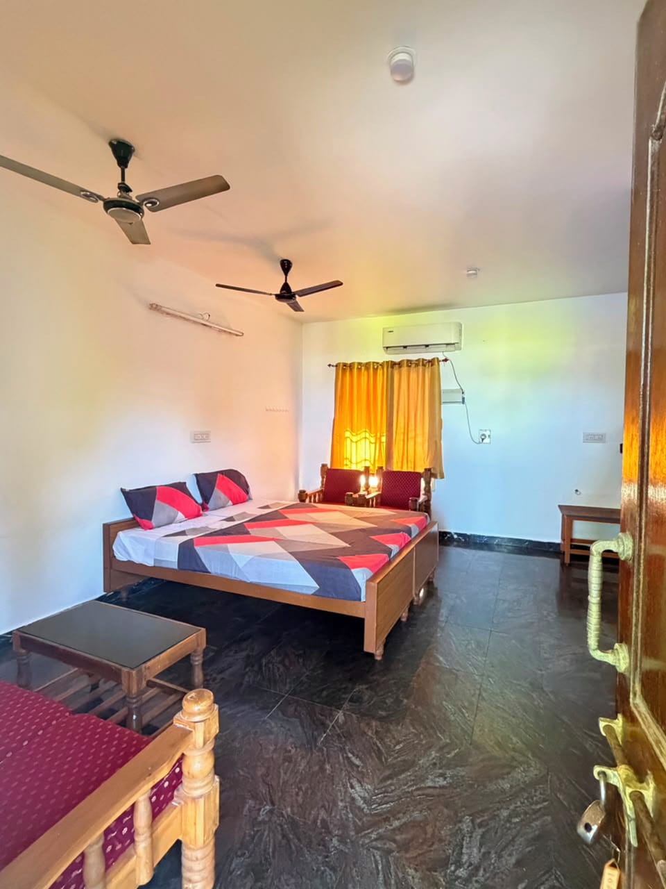 Deluxe Room, Sea View | Desk, WiFi (free)