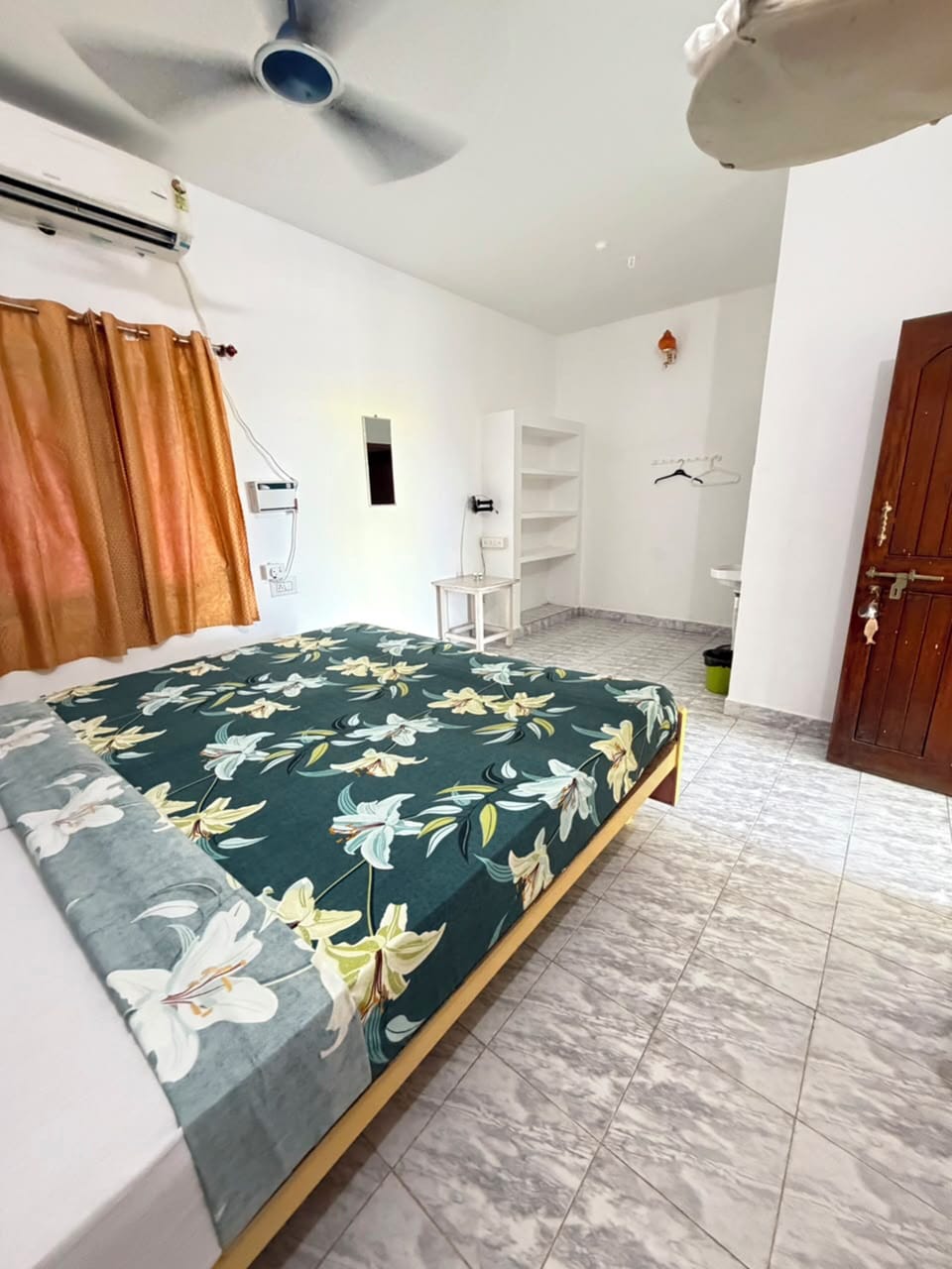 Deluxe Room | Desk, WiFi (free)