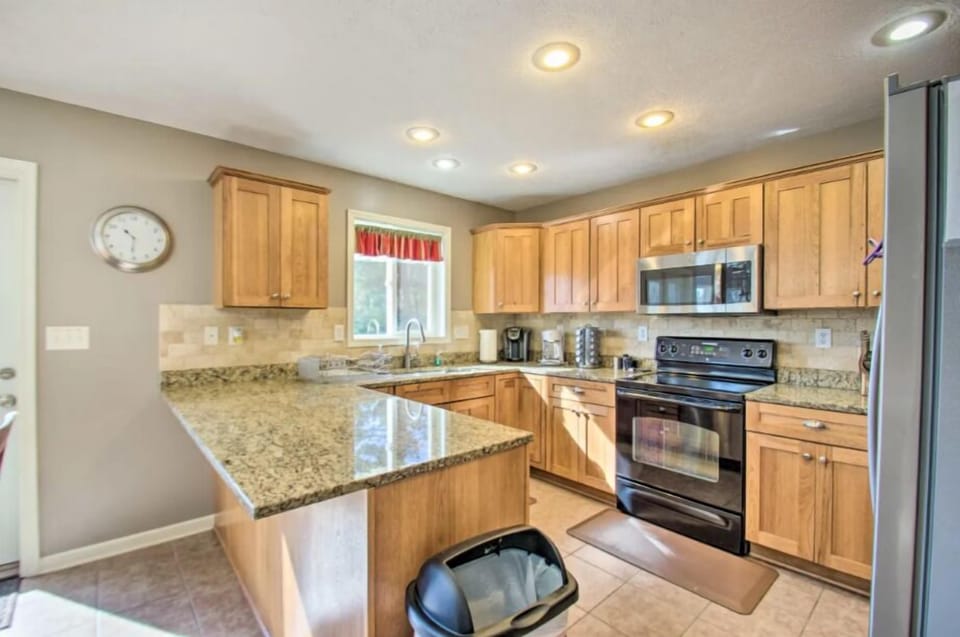 Full Kitchen