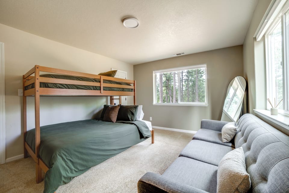 Horse-friendly Escape w/ 400 Mi of Trails Cottage in Sierra Nevada