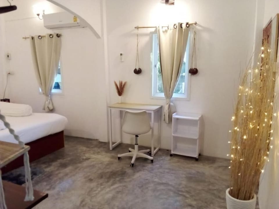 Double Room, Balcony, Garden View | In-room safe, blackout drapes, soundproofing, WiFi (free)