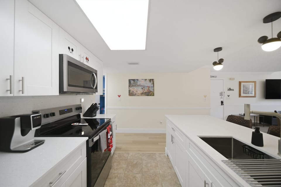 Condo, 3 Bedrooms | Private kitchen | Coffee/tea maker, fridge, oven, toaster