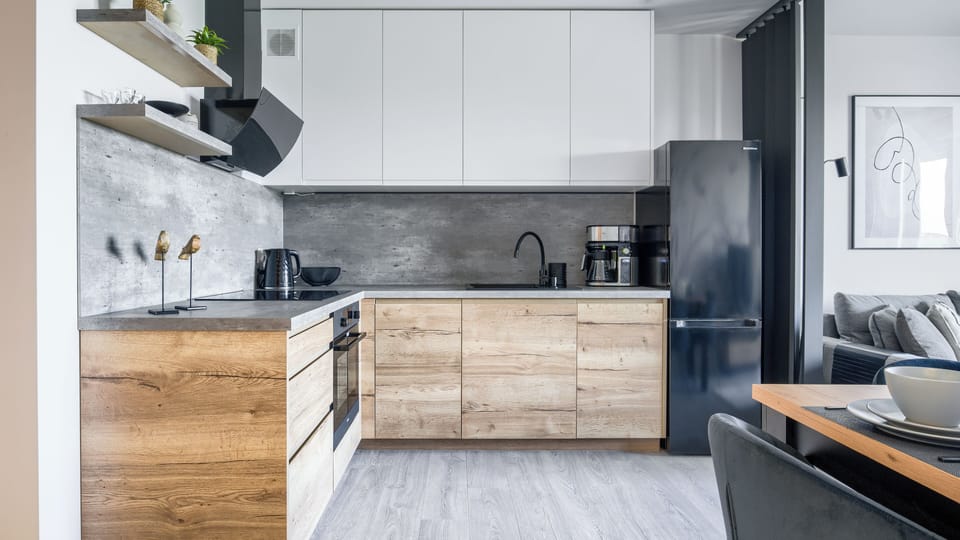 Apartment (801 B) | Private kitchen | Fridge, stovetop, electric kettle, cookware/dishes/utensils