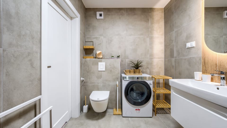Apartment (801 B) | Bathroom | Hair dryer, towels