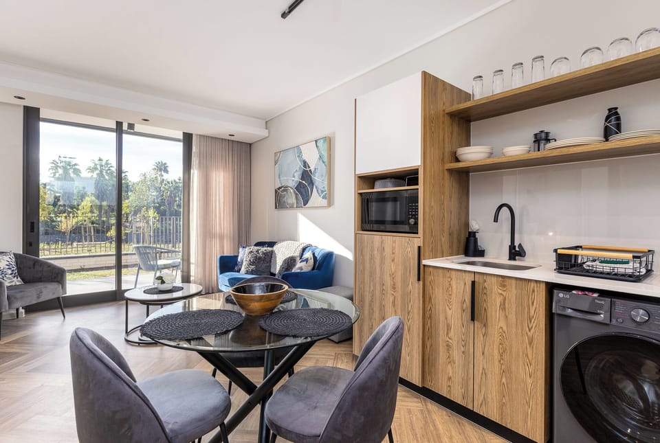 Luxury Apartment, Canal View | Interior