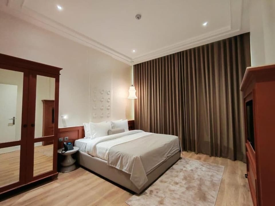 Superior Apartment, Balcony, City View | In-room safe, laptop workspace, iron/ironing board (on request)