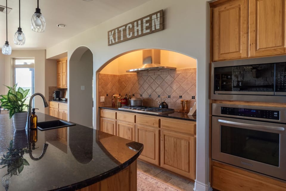 Signature House, 4 Bedrooms, Non Smoking, Air conditioning | Private kitchen | Coffee/tea maker, fridge, microwave, oven