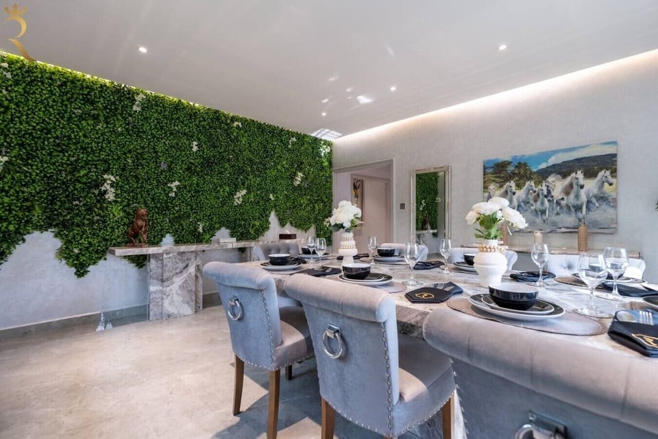 Elegant Dining Area | Stylish & Welcoming