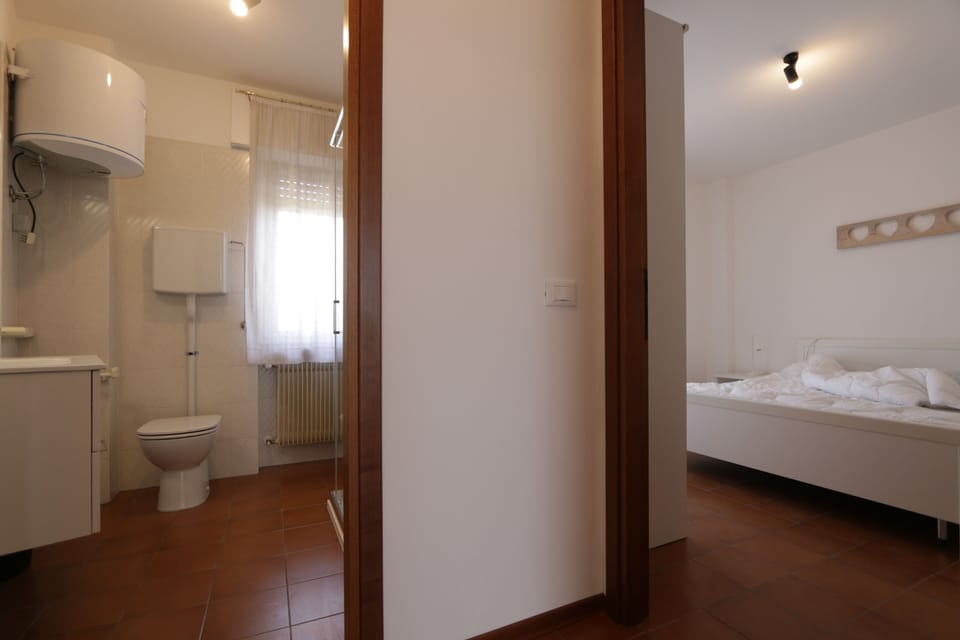 Classic Apartment, Balcony | Bathroom