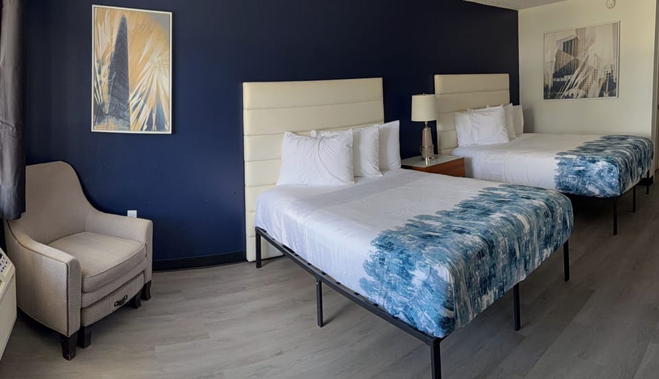 Deluxe Double Room | Laptop workspace, blackout drapes, iron/ironing board, WiFi (free)