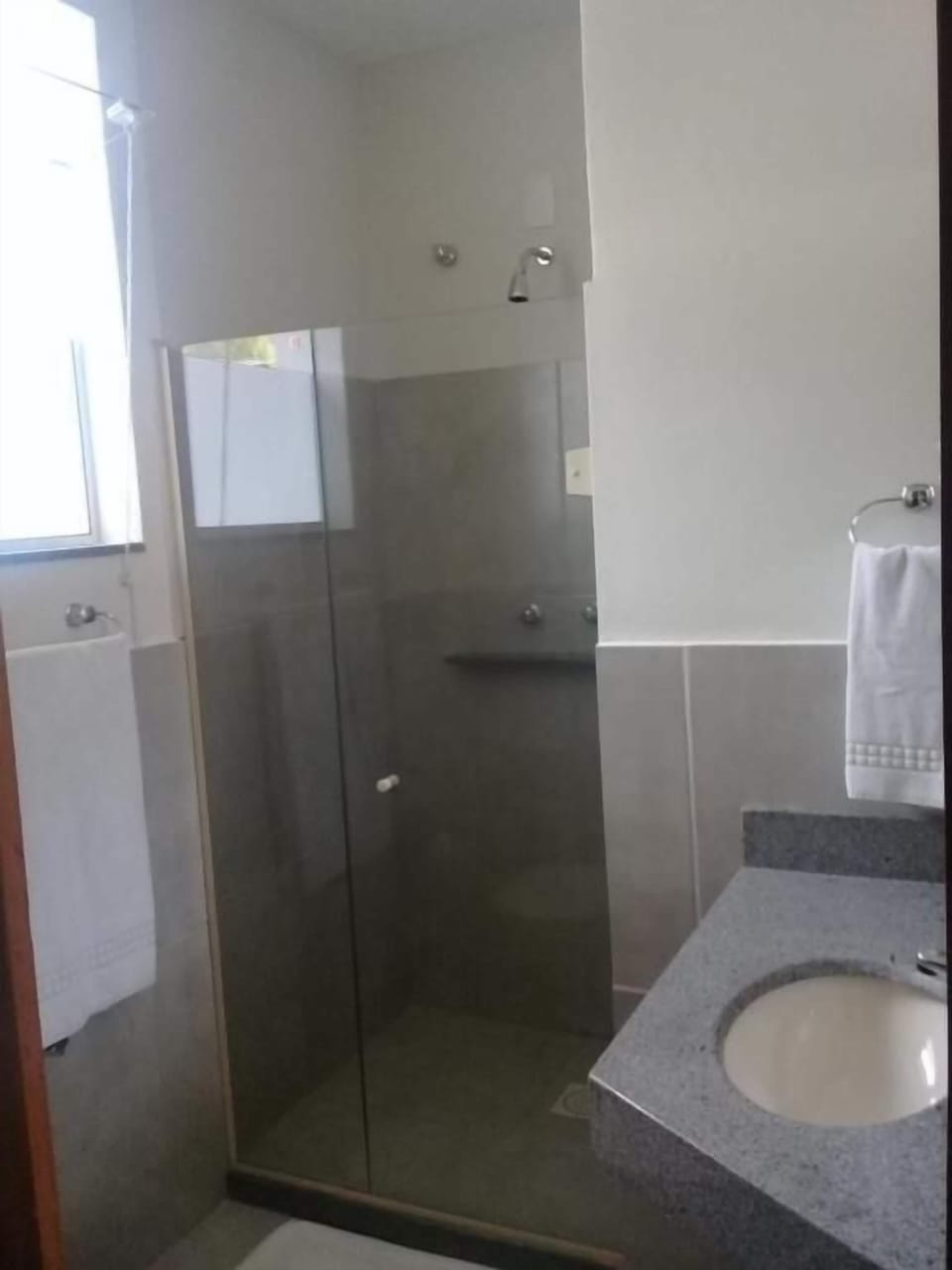 Standard Apartment, Garden View | Bathroom | Shower, free toiletries, hair dryer, towels