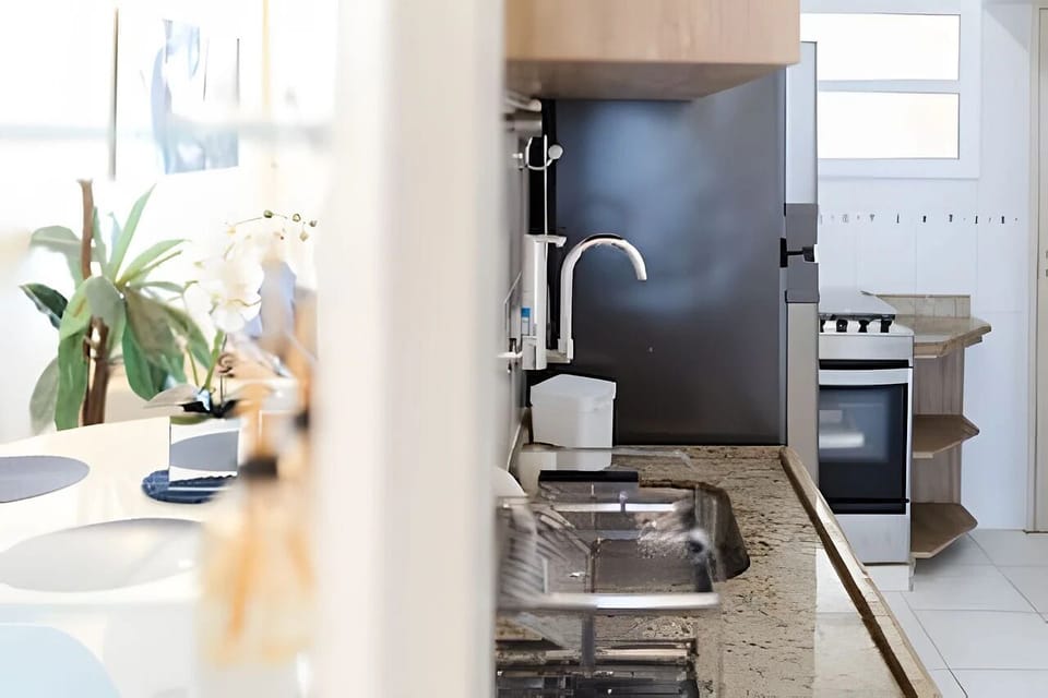 Deluxe Apartment, Beach View | Private kitchen