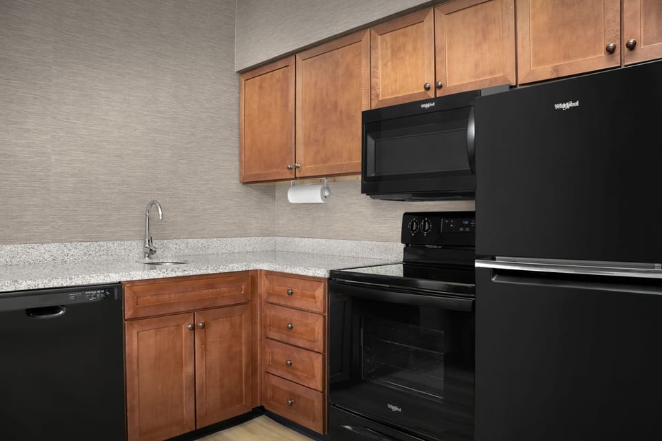 Fridge, microwave, stovetop, dishwasher