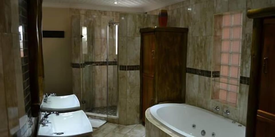 Free toiletries, hair dryer, bathrobes, towels
