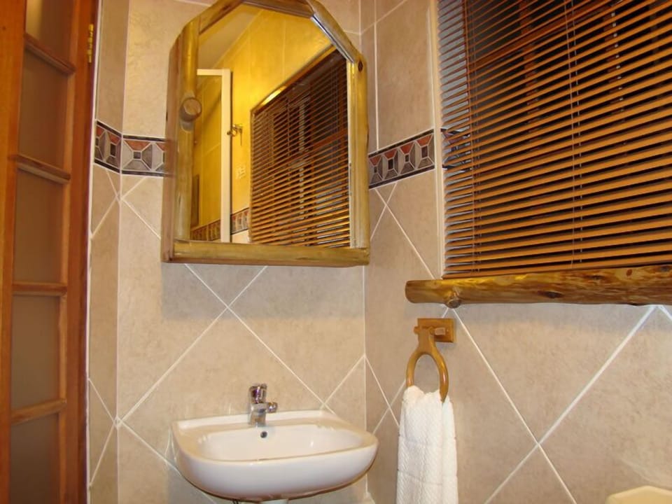 Bathroom sink