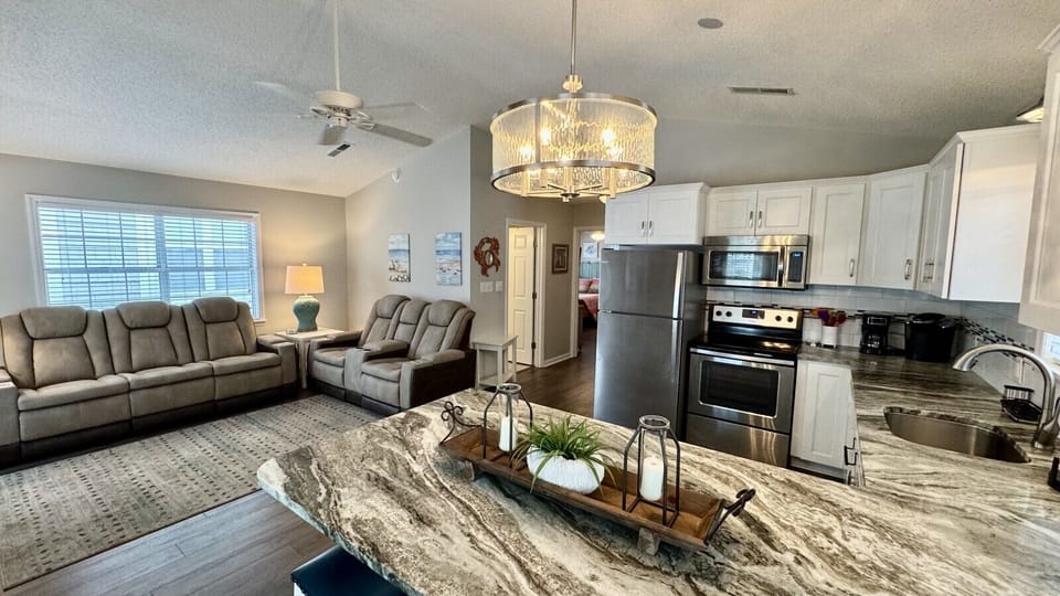 2-bedroom-ocean-lakes-beach-house-kitchen