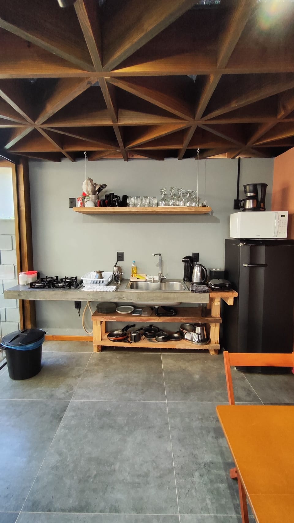 Full-size fridge, microwave, stovetop, cookware/dishes/utensils