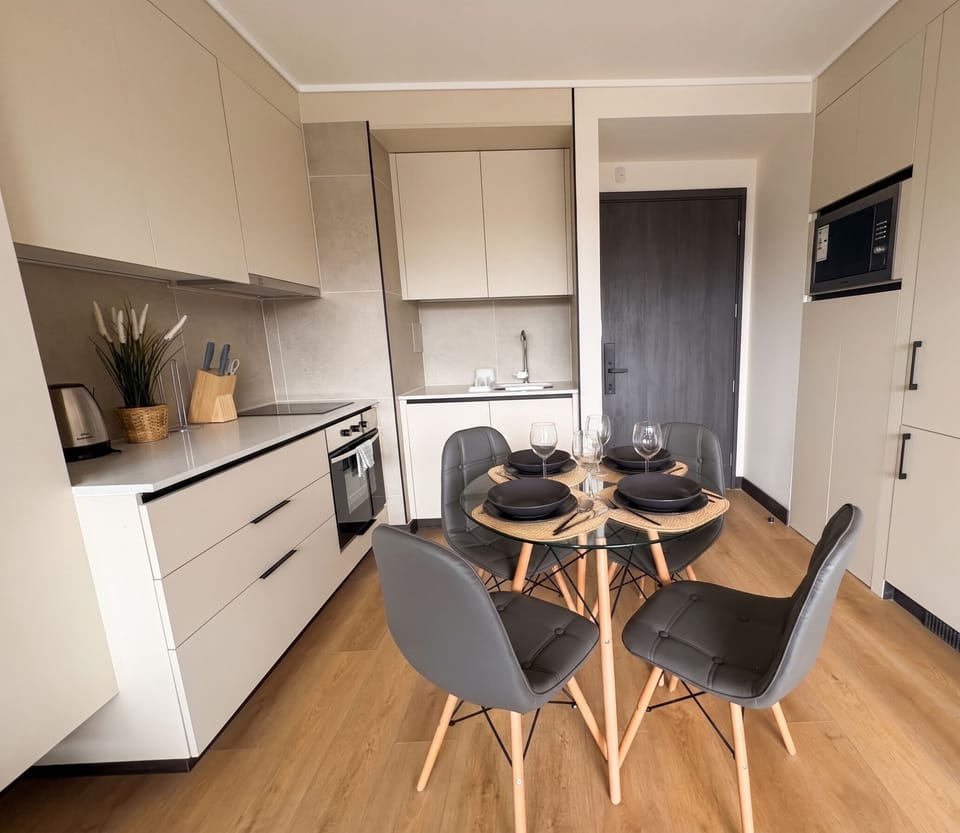 Apartment, 1 Bedroom | Private kitchen | Fridge, microwave, oven, cookware/dishes/utensils