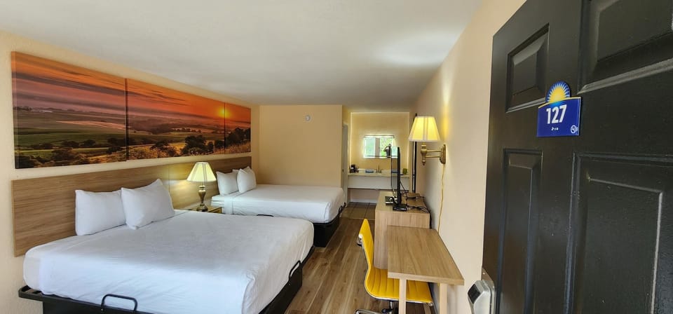 Double Room, Mountain View | Desk, laptop workspace, WiFi (free)