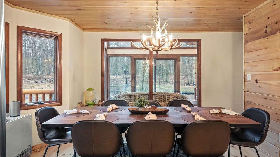 House (6 Bedrooms) | Interior