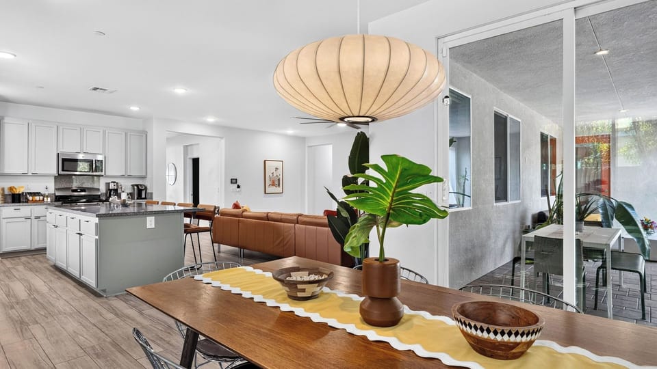 House (6 Bedrooms) | Interior