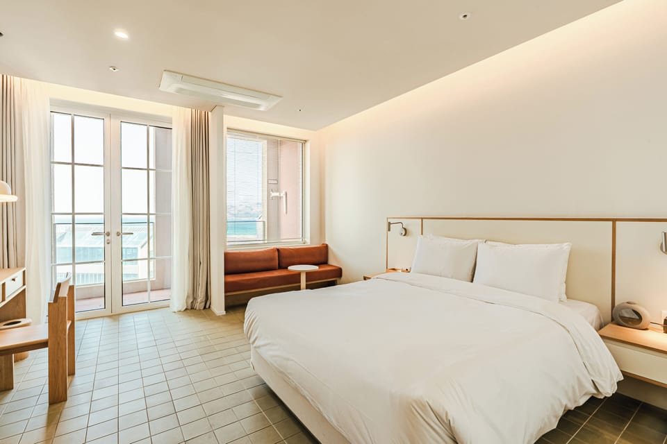 In-room safe, blackout drapes, soundproofing, WiFi (free)