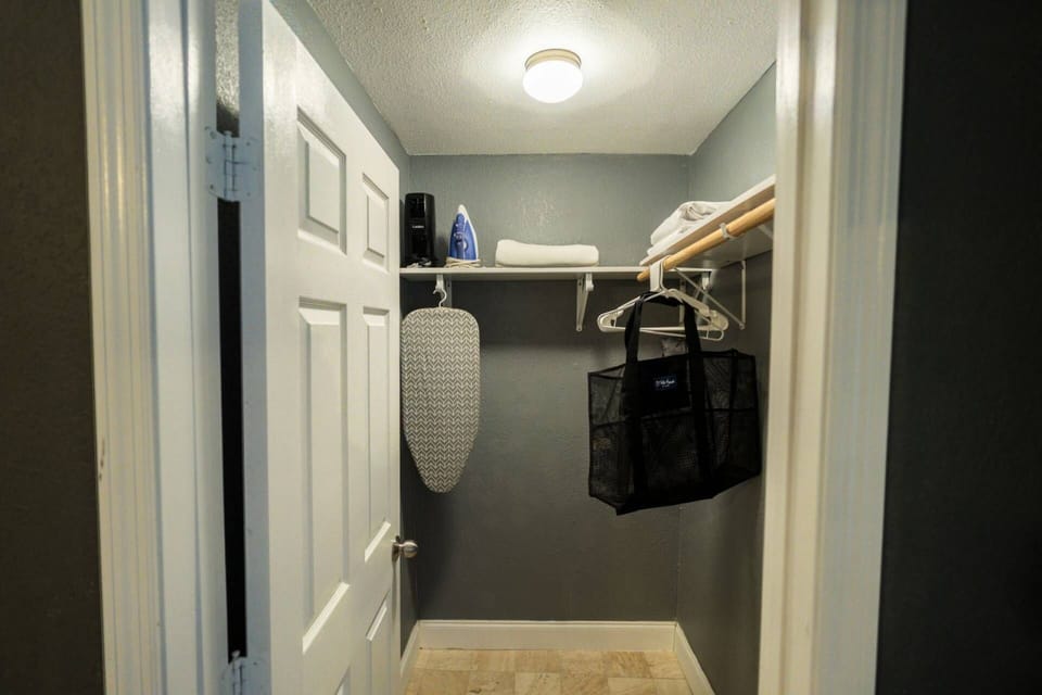 Walk in closet to store your things