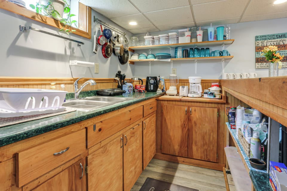 Kitchenette | Single-Story Unit