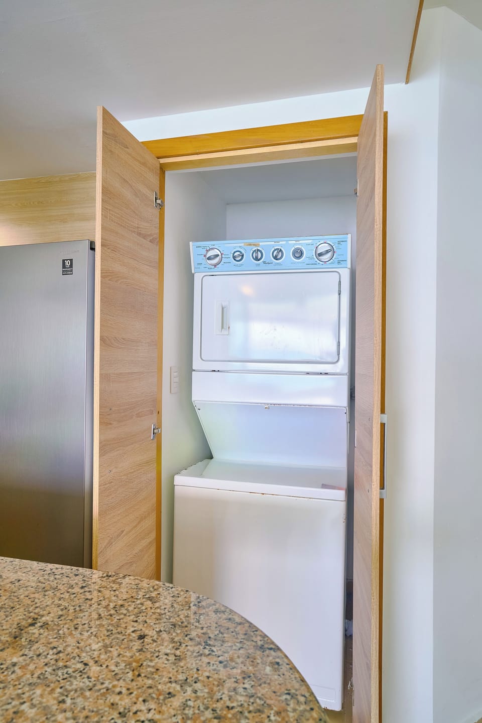 Washer & Dryer Inside – Enjoy the comfort of home during your stay — perfect for long vacations or family trips.


