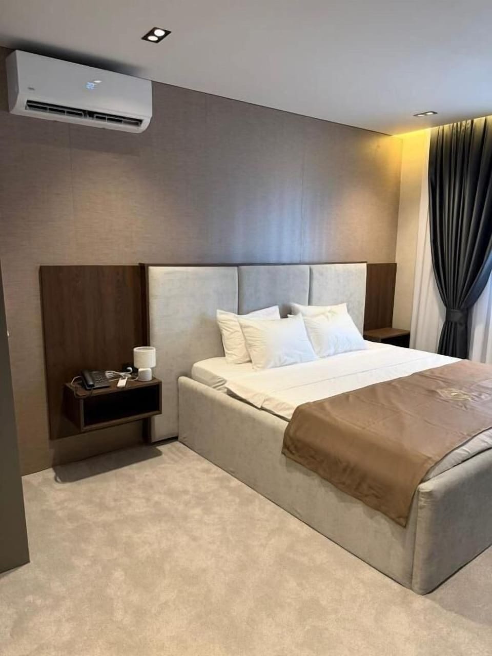 Double Room, City View | In-room safe, blackout drapes, soundproofing, WiFi (free)