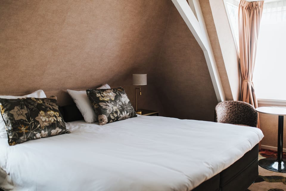 In-room safe, desk, free WiFi, bed sheets