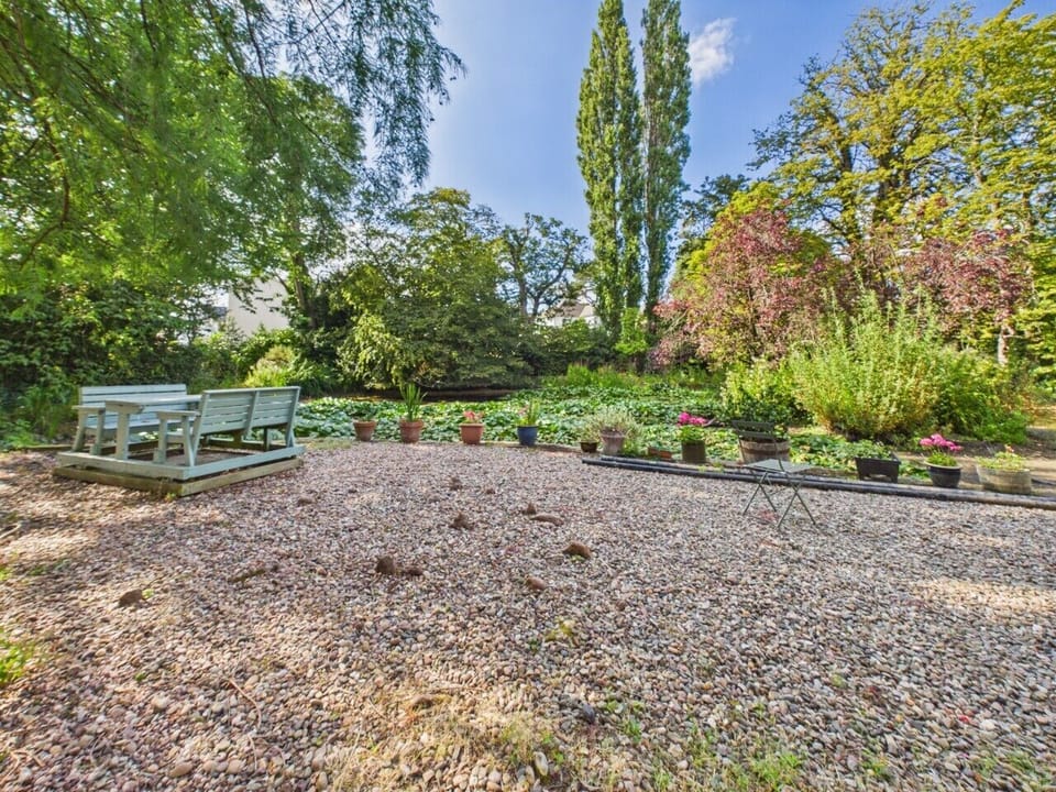 Step out to the mature communal gardens and claim the bench beneath the trees, the perfect spot for a slow Gloucestershire morning and a first coffee.