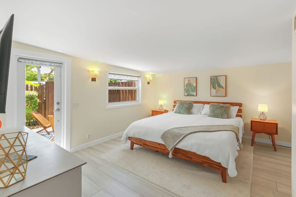 Superior Apartment, Garden View | Iron/ironing board, WiFi (free), bed sheets