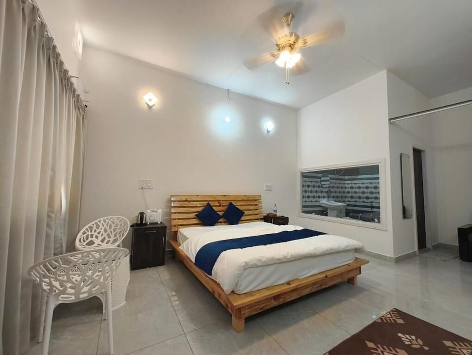 Superior Double Room, Balcony, Garden View | Blackout drapes, WiFi (free)