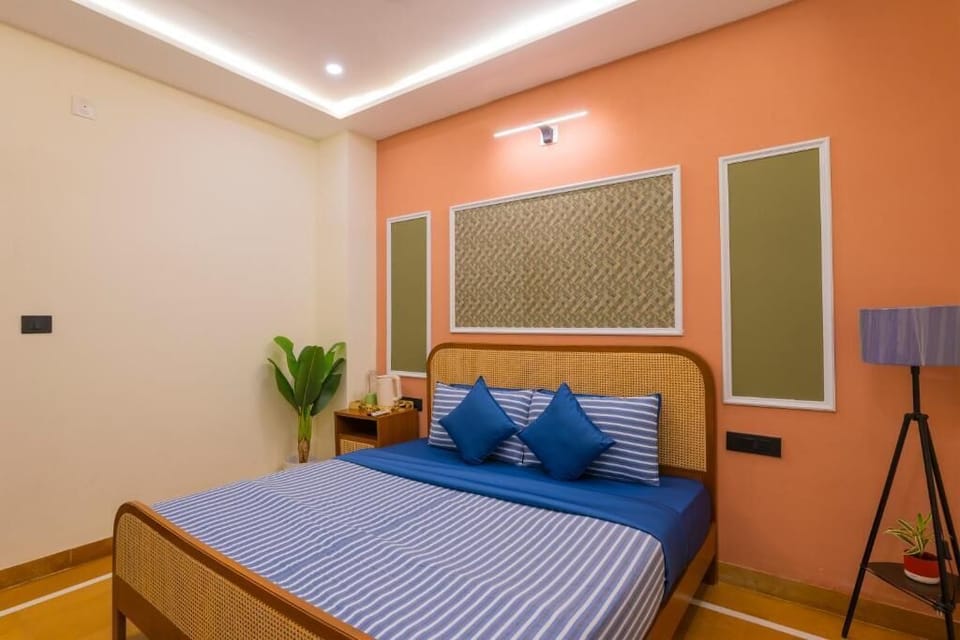 In-room safe, laptop workspace, soundproofing, iron/ironing board