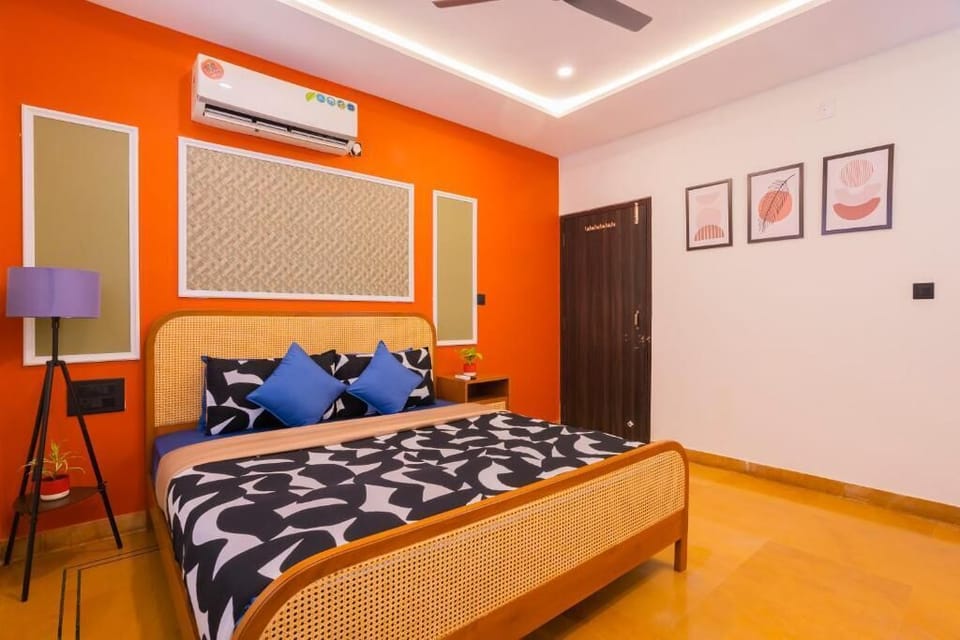In-room safe, laptop workspace, soundproofing, iron/ironing board
