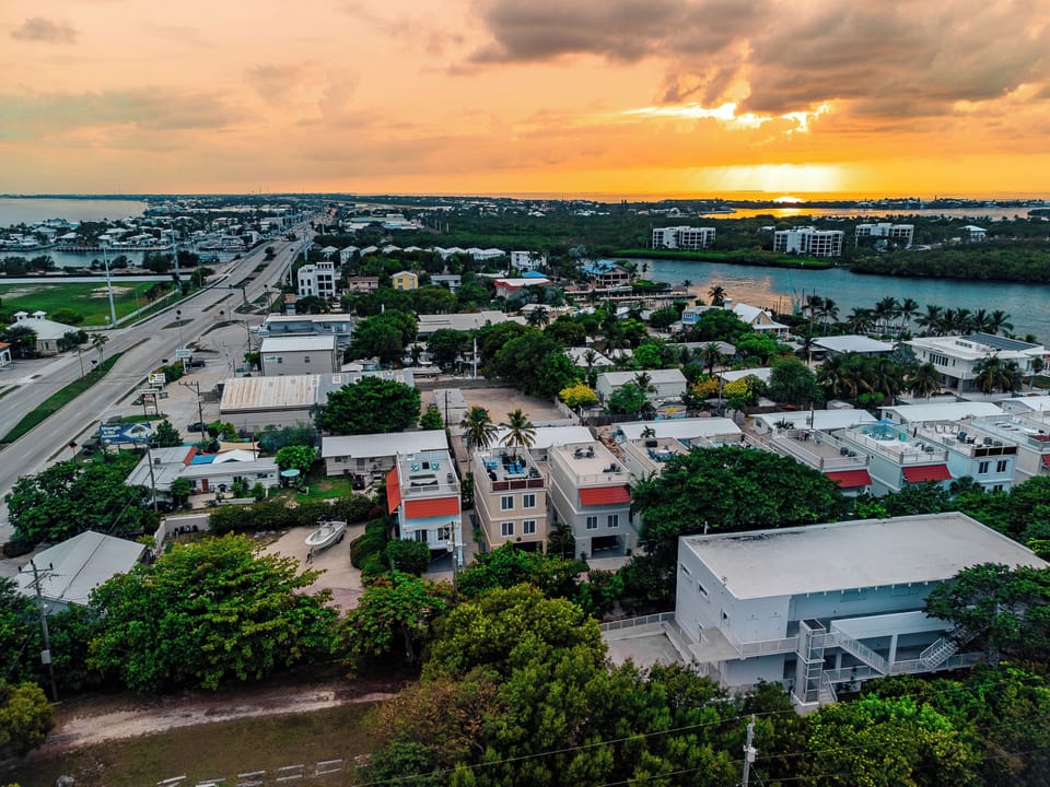 Welcome to the Florida Keys, where turquoise waters, tropical breezes, and laid-back island days create the perfect getaway.