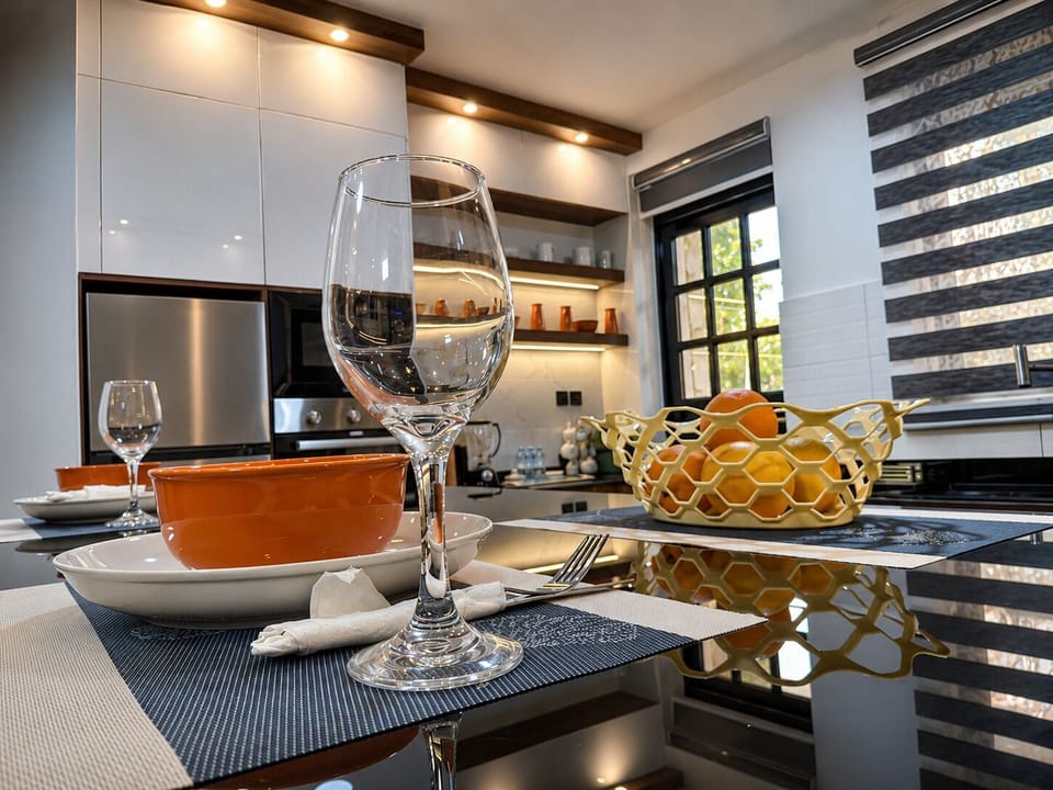 Basic Apartment, City View | Private kitchen