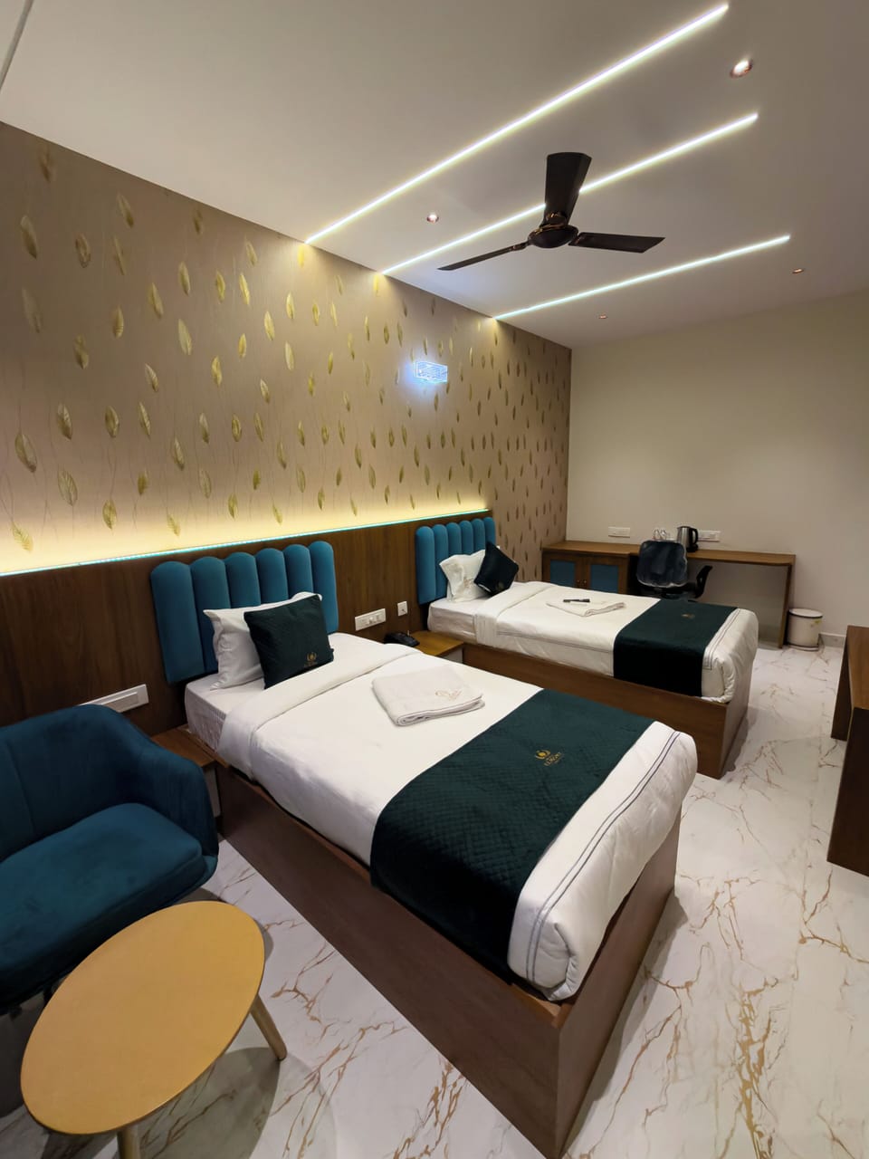 Premium Suite | Egyptian cotton sheets, premium bedding, down comforters, pillowtop beds