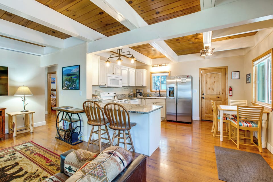 House (4 Bedrooms) | Interior