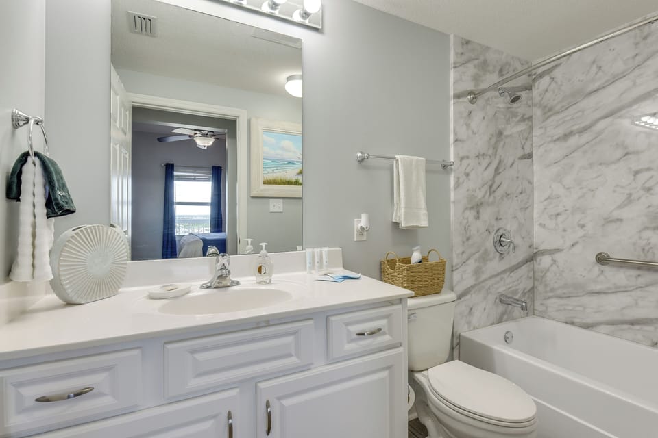 Gulf Views & Beach Access! 2 PCB Condos w/ Pool! Apartment in Lower Grand Lagoon
