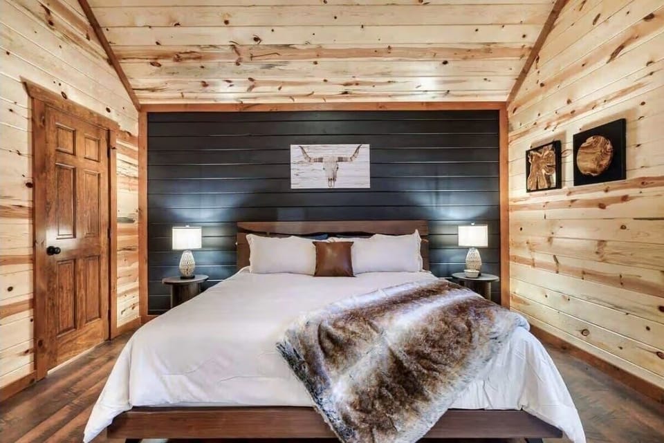 Cabin, Multiple Bedrooms | 8 bedrooms, WiFi (free)