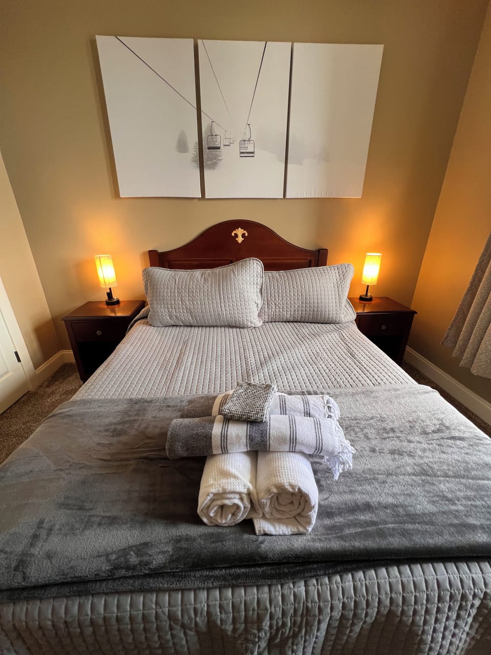 Queen bed in bedroom