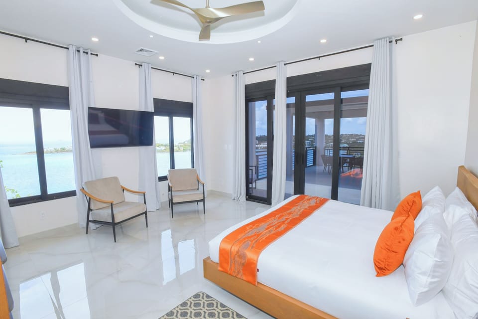 King Bed downstairs